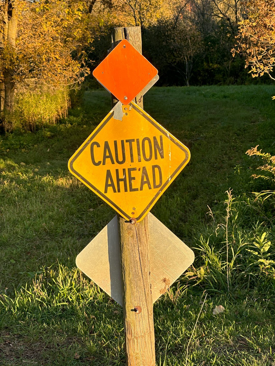 Caution sign symbolizing warning signs of an SMM panel scam